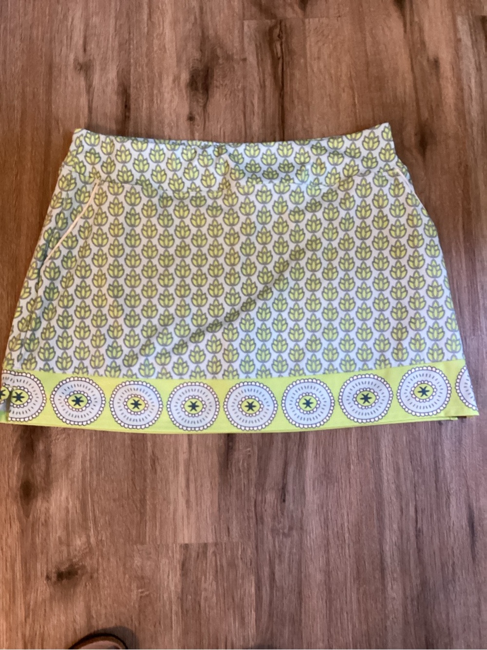 Sigrid Olsen Green and White Printed Tennis Or Golf Skort XL
